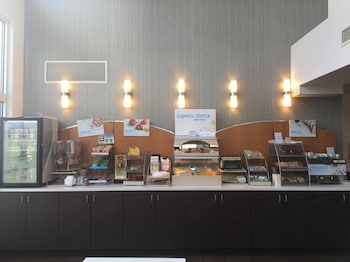 holiday inn express and suites east wichita i 35 andover