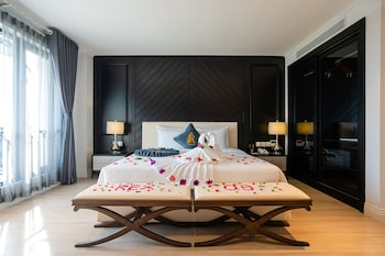 rex quang binh hotel