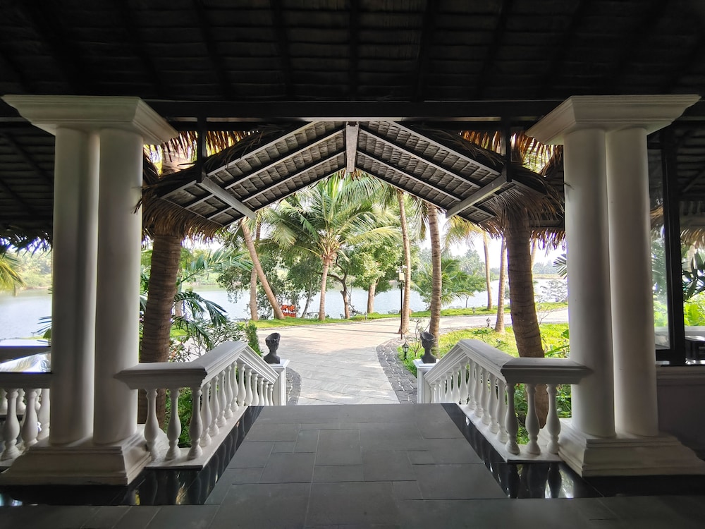 lagoon sarovar premiere resort pondicherry