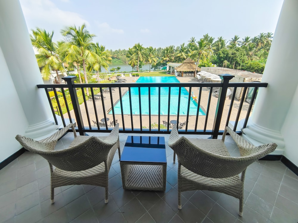 lagoon sarovar premiere resort pondicherry