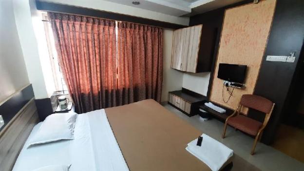 hotel vishwa kolhapur