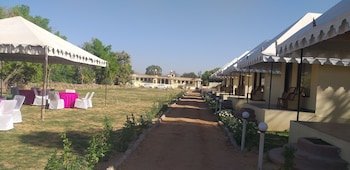 Nature Resort,Kishangarh>>Ajmer,3 star