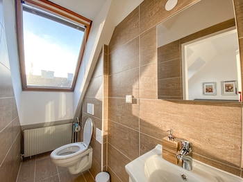 modern hotel hauptbahnhof