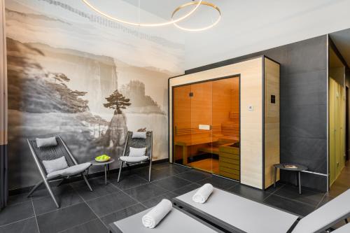 emerald downtown suites