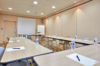 kyriad la roche sur yon