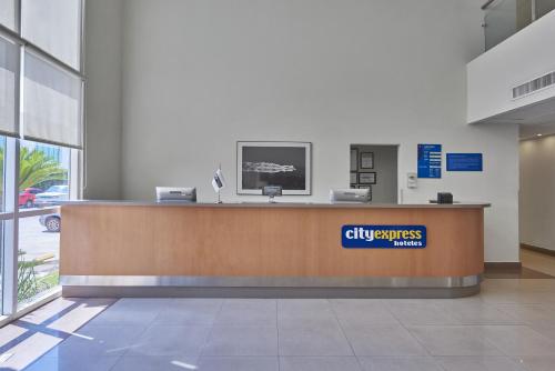 City Express Mazatlan,Av. Del Toreo 90, Esq. Rafael Buelna,3 star