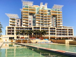 pelican waters
