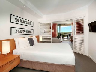 pelican waters resort