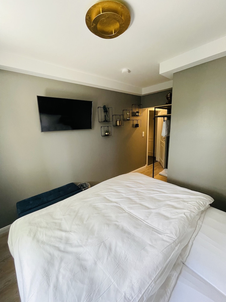 iq hotel