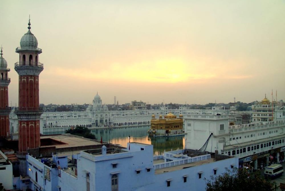 hotel cj international