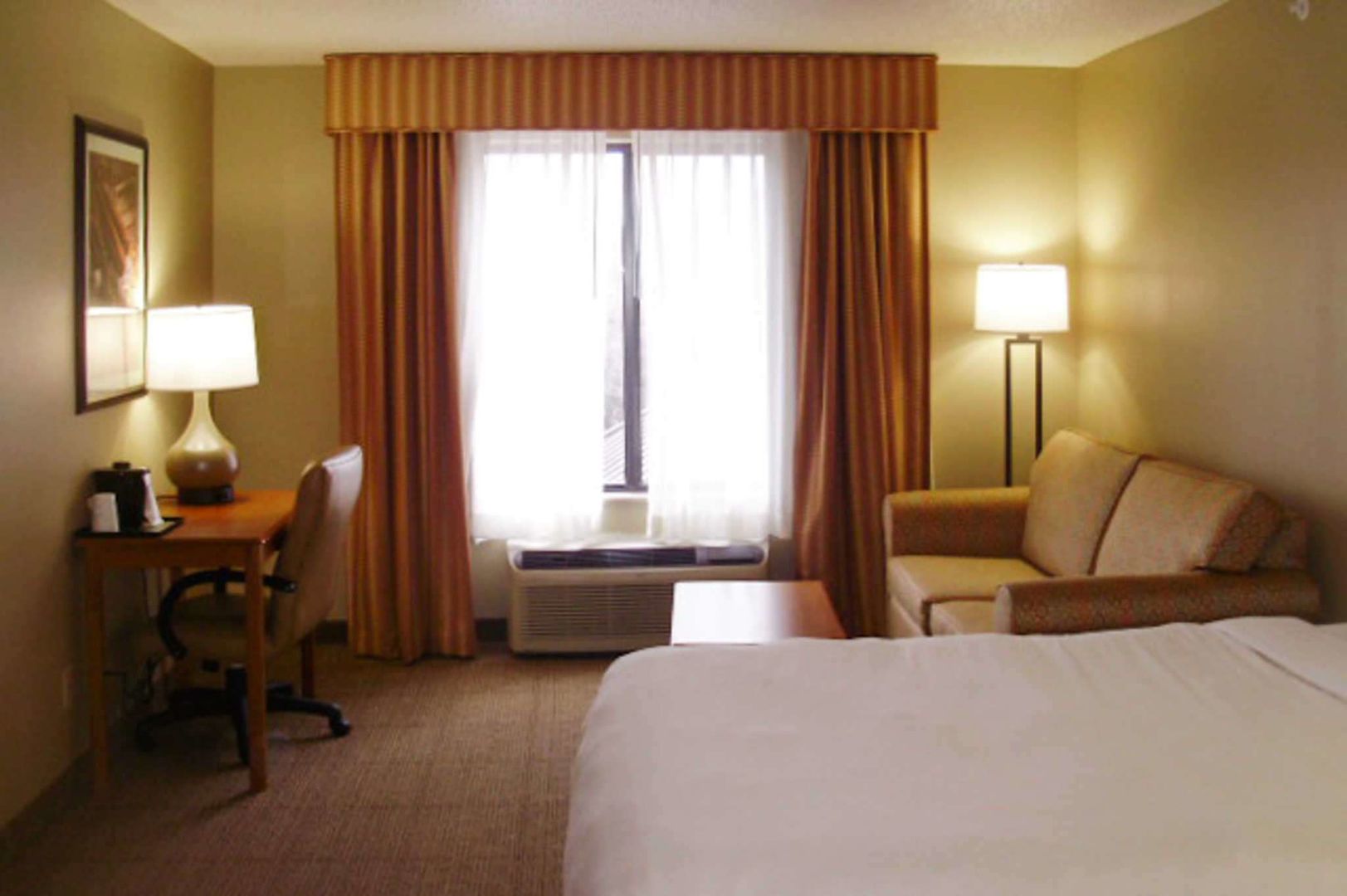comfort inn and suites milford cooperstown