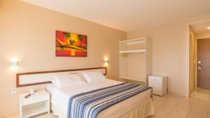 el aram beach and convention