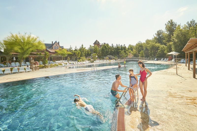 portaventura hotel gold river theme park tickets included
