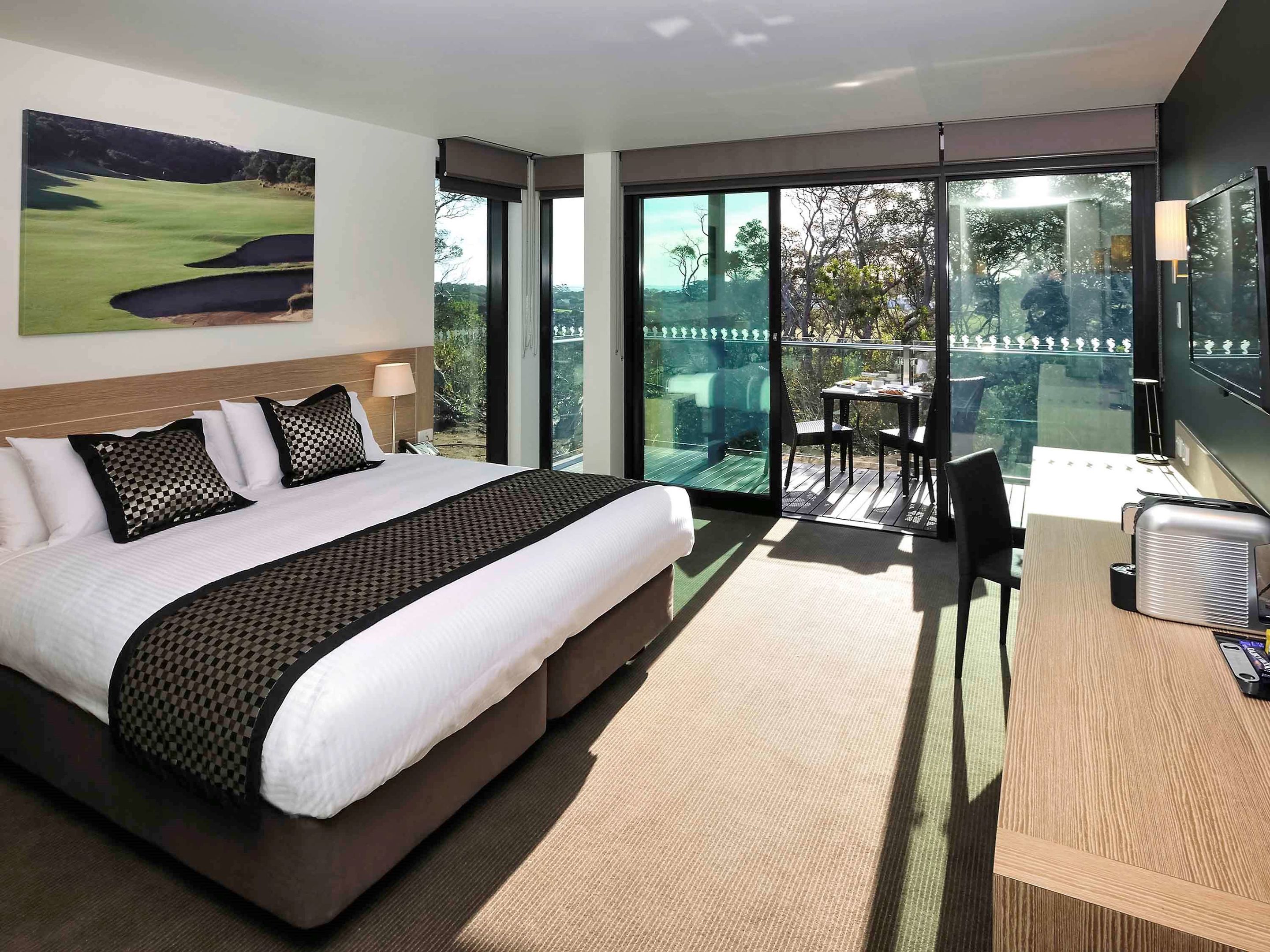 mercure portsea