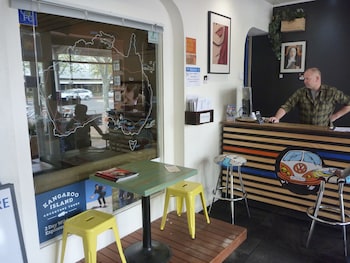 adelaide travellers inn hostel