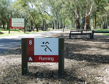 adelaide travellers inn hostel