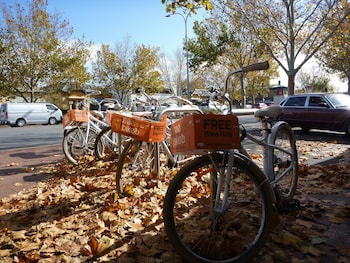 adelaide travellers inn hostel