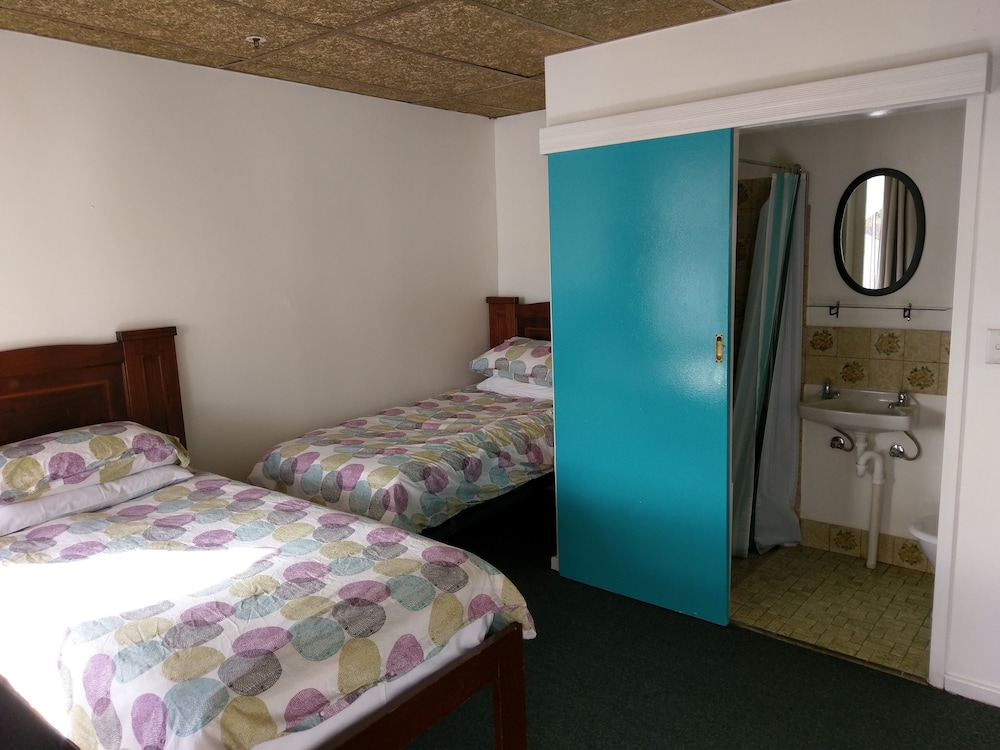 adelaide travellers inn hostel