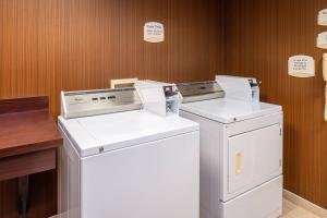 fairfield inn and suites by marriott greensboro wendover