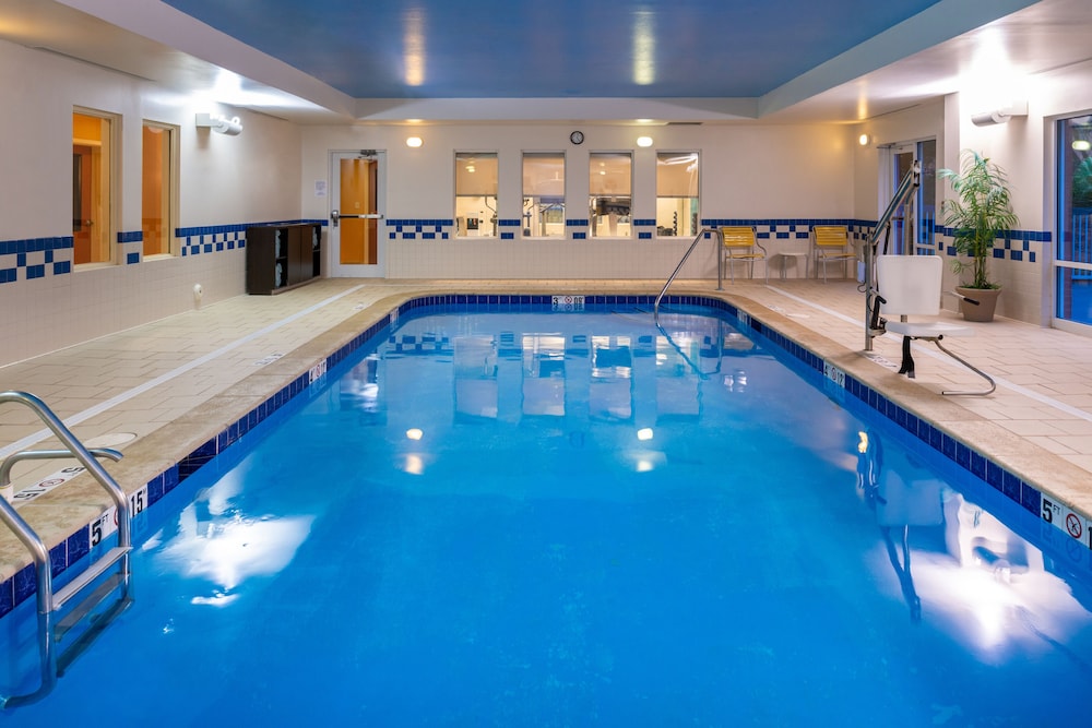 fairfield inn and suites by marriott greensboro wendover