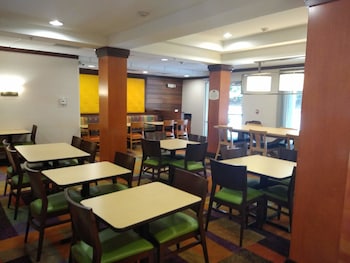 fairfield inn and suites by marriott greensboro wendover