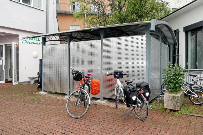 hotel and restaurant danner