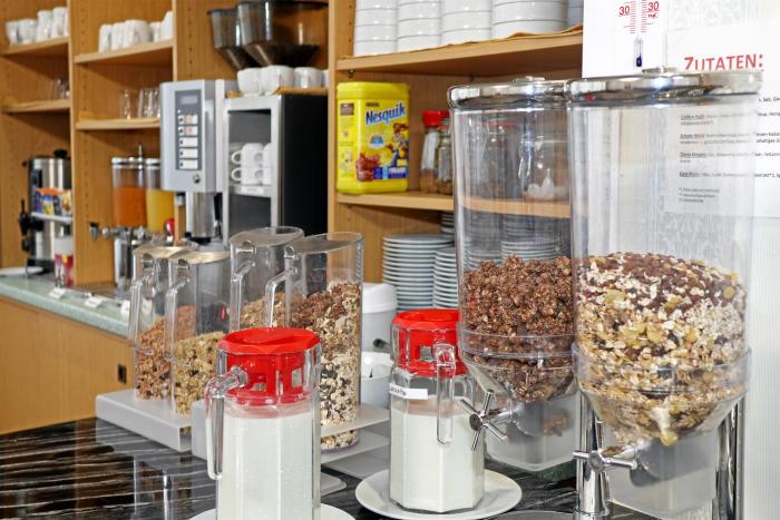 hotel and restaurant danner