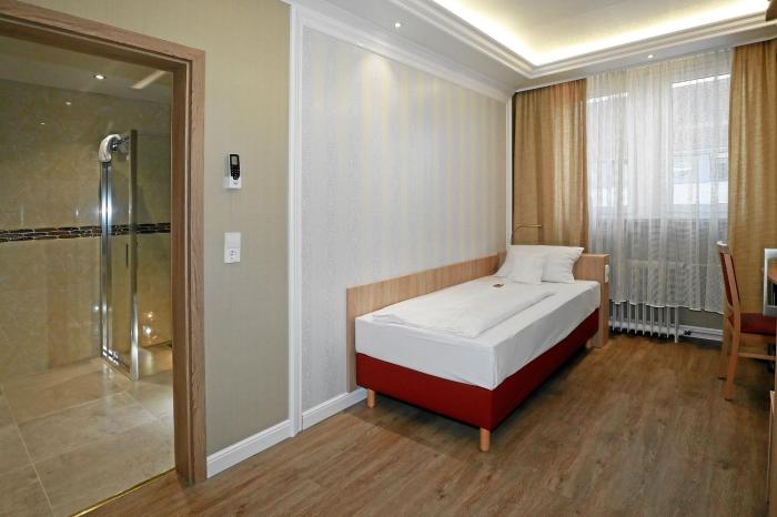 hotel and restaurant danner