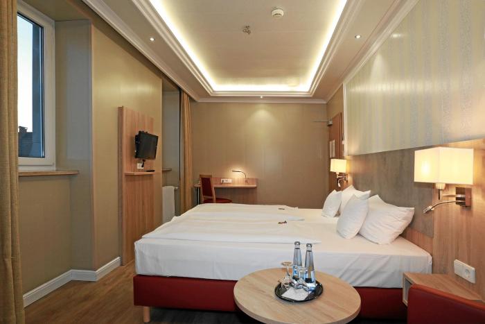 hotel and restaurant danner