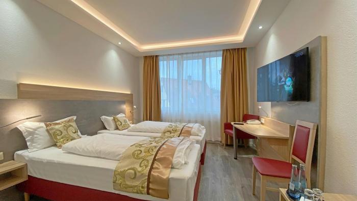 hotel and restaurant danner