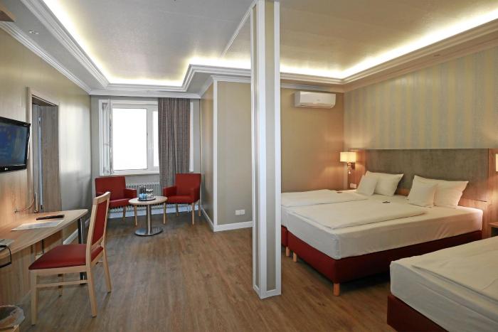 hotel and restaurant danner