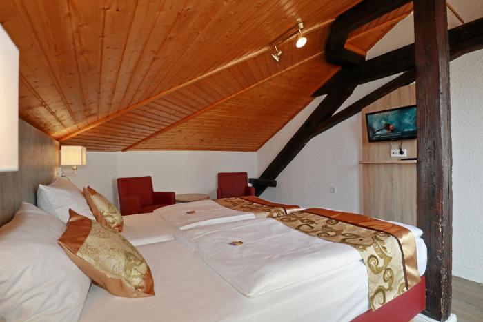 hotel and restaurant danner