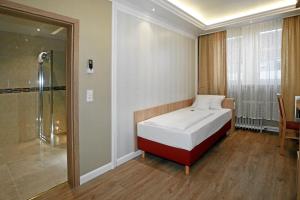 hotel and restaurant danner