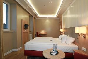 hotel and restaurant danner