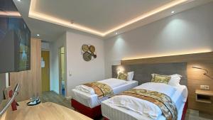 hotel and restaurant danner