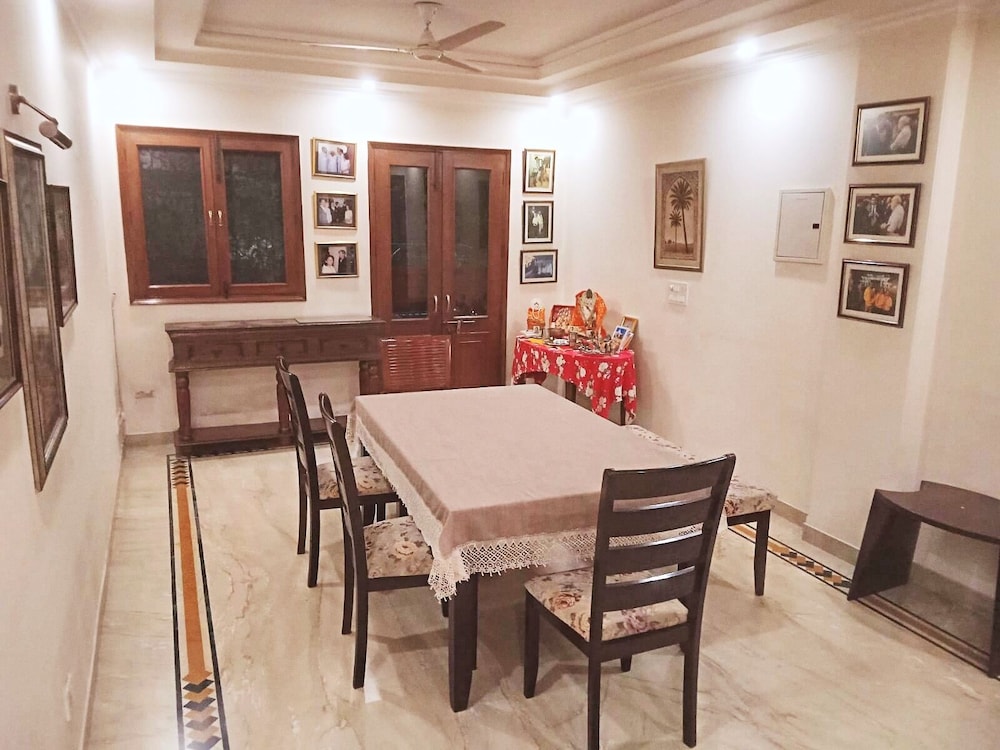 captivating 2 bed apartment in new delhi