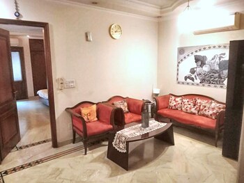 captivating 2 bed apartment in new delhi