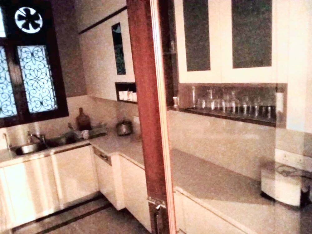 captivating 2 bed apartment in new delhi