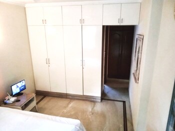 captivating 2 bed apartment in new delhi