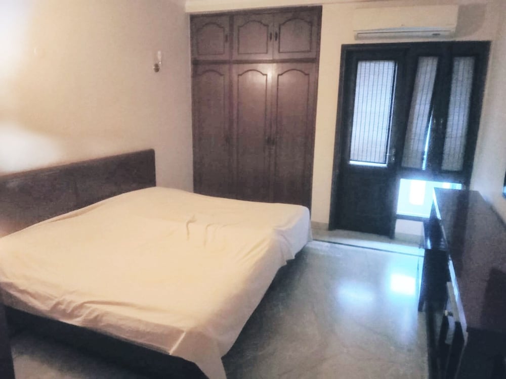 captivating 2 bed apartment in new delhi