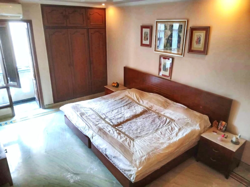 captivating 2 bed apartment in new delhi