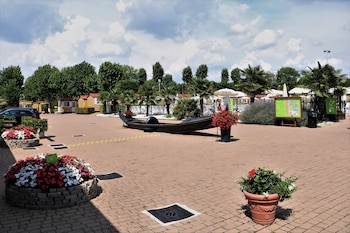 hu venezia camping in town