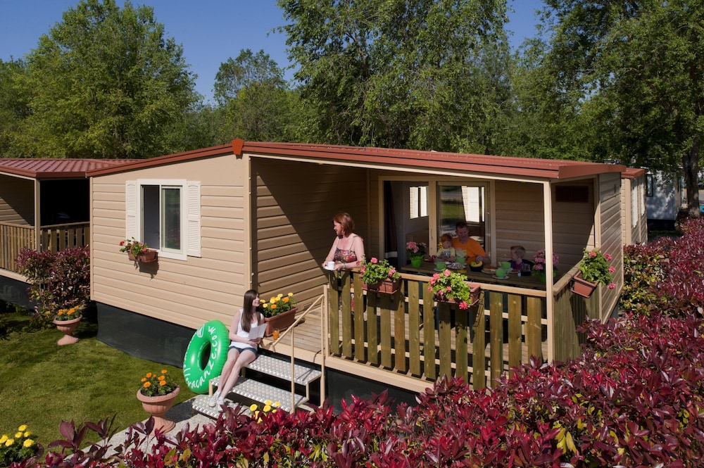 hu venezia camping in town