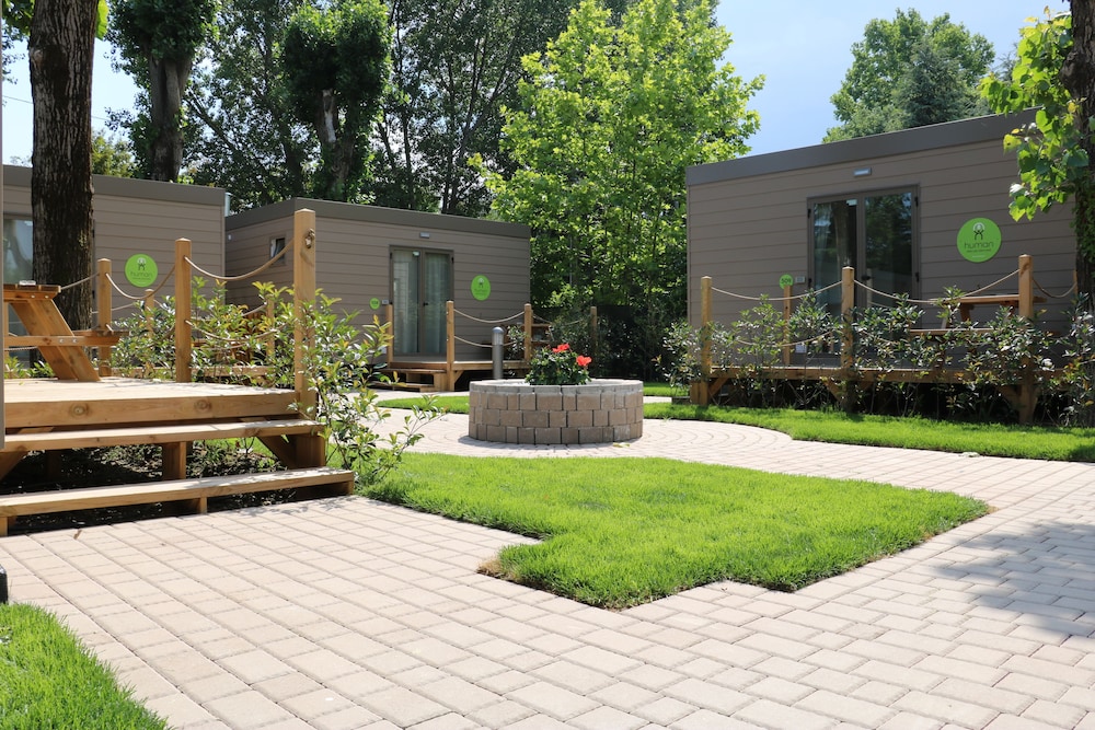 hu venezia camping in town