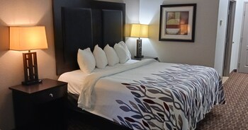 red roof inn and suites longview