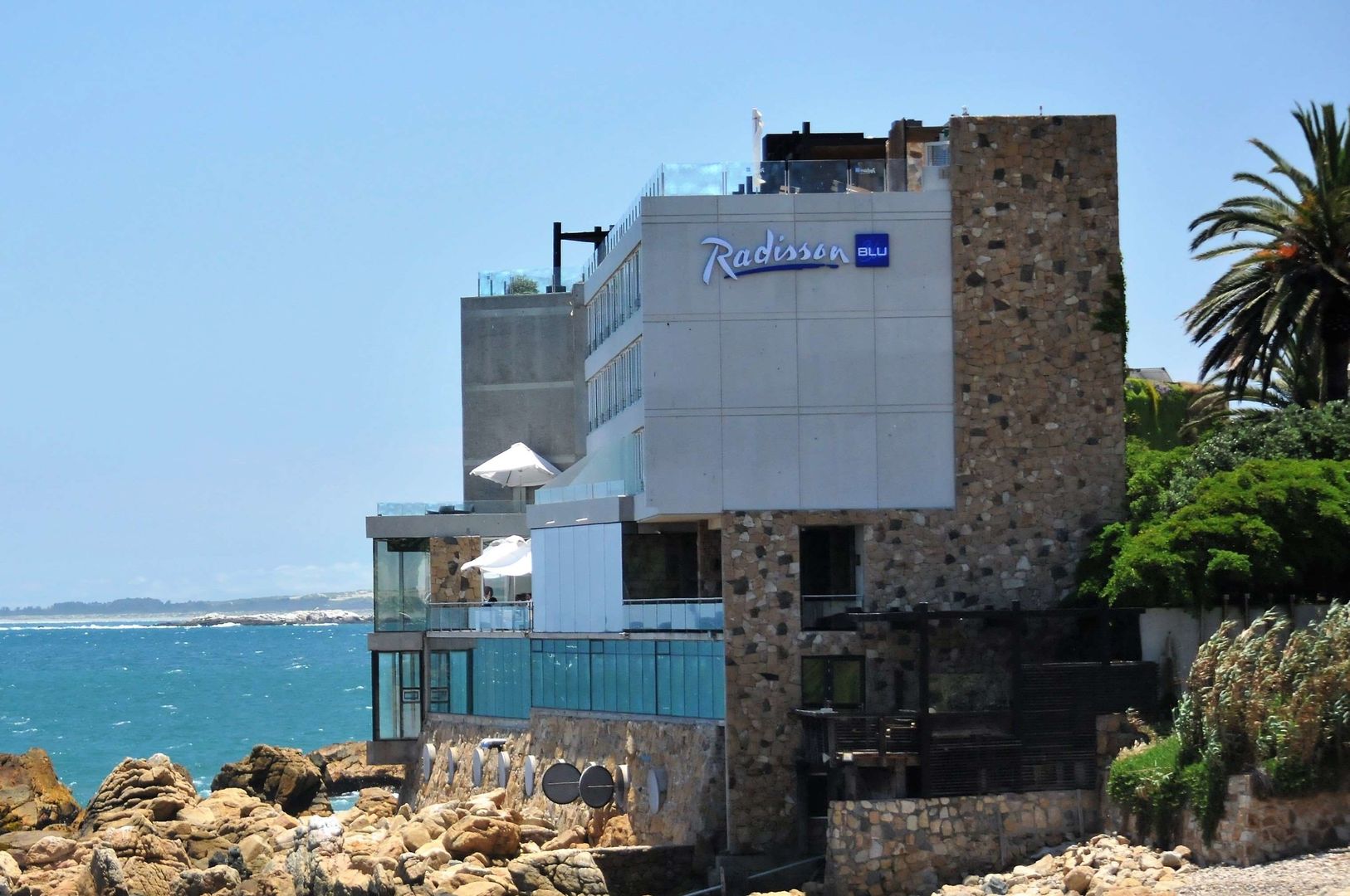 radisson blu acqua hotel and spa concon