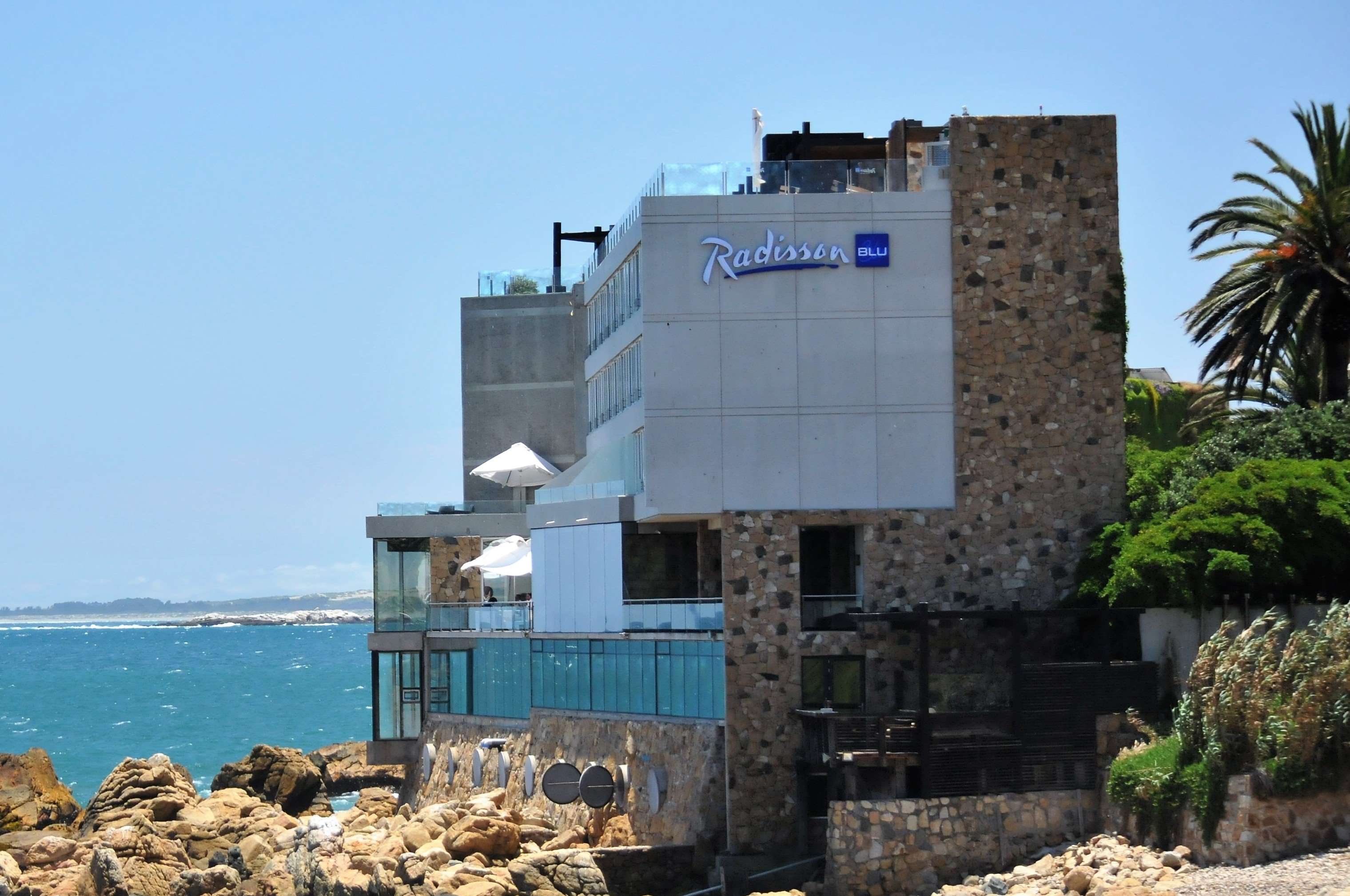 radisson blu acqua hotel and spa concon