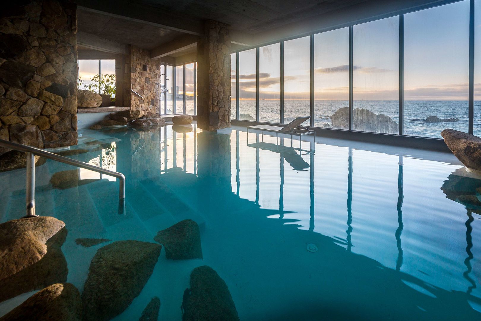 radisson blu acqua hotel and spa concon