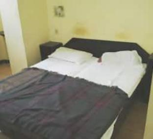 Hotel Sharan,Uttarahalli,1 star