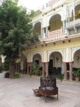 bassi fort palace